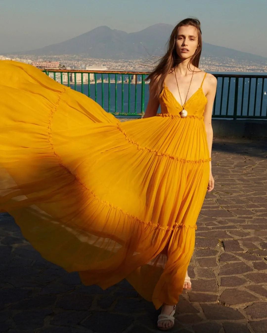 2021秋冬女裝十大流行色 晴空藍、嫩粉紅等色彩都很美(圖32)